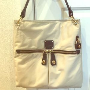 A Authentic Henri Bendel Jetsetter